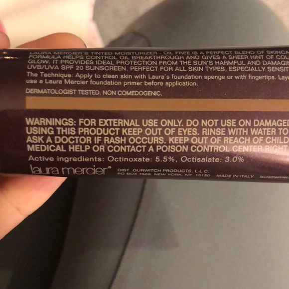 Laura Mercier Tinted Moisturizer - Picture 2 of 6